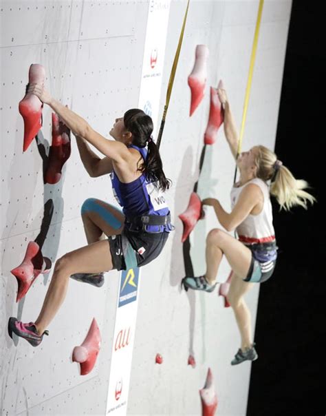 世界クライミング女子複合決勝、：スポーツクライミング 伊藤ふたば 写真特集：時事ドットコム