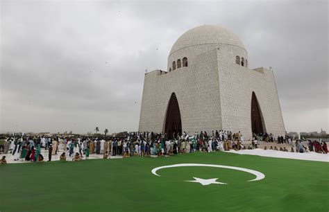 These Independence Day Celebrations from All Across Pakistan Will Take Your Breath Away