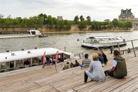 Paris: Seine River Sightseeing Cruise with 3-Course Dinner | GetYourGuide