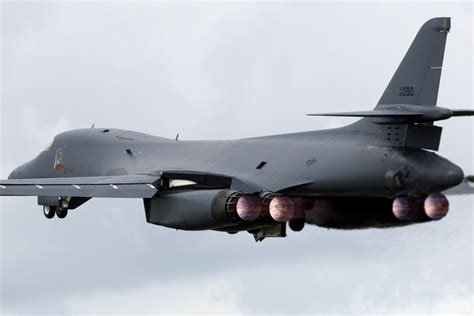 B1 Bomber Wallpaper - WallpaperSafari