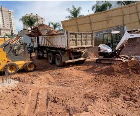 Limpeza De Terreno E Retirada De Entulho - Limpeza de terreno e retirada de entulho - DL Terraplanagem