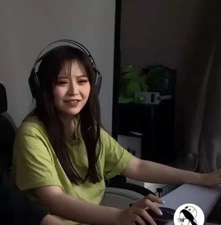 Hot girl 2 5 triệu follow dính liên hoàn phốt bóc mẽ nhan sắc fan lắc đầu vì lại đặt niềm tin