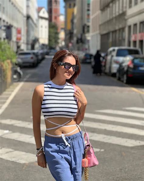 Anushka Sen Hot Pics Gmimages