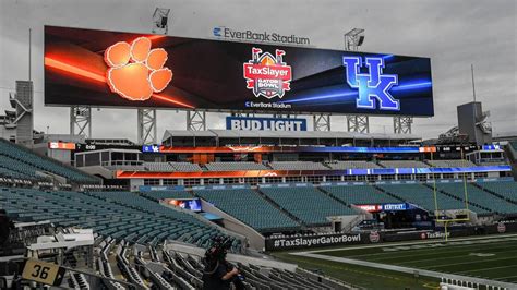 Gator Bowl Preview Uk Clemson Have Different Motivation Lexington