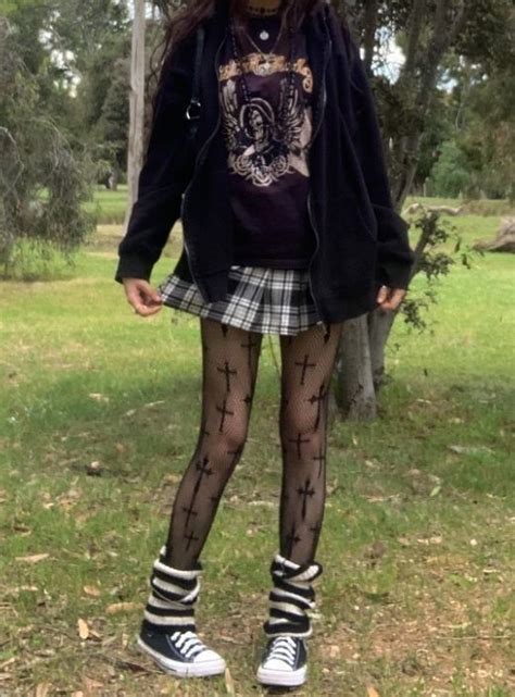 2000s Y2k Grunge Alt Indie Aesthetic Outfit Inspo Inspiration