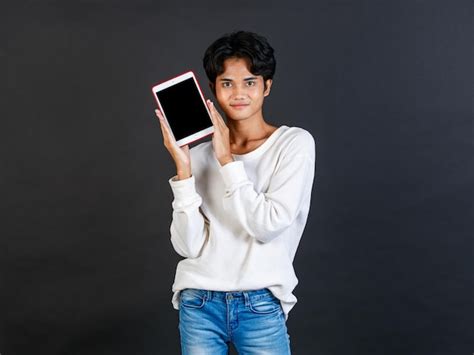 Retrato estudio primer plano tiro de asiático joven lgbtq gay glamour bisexual homosexual modelo