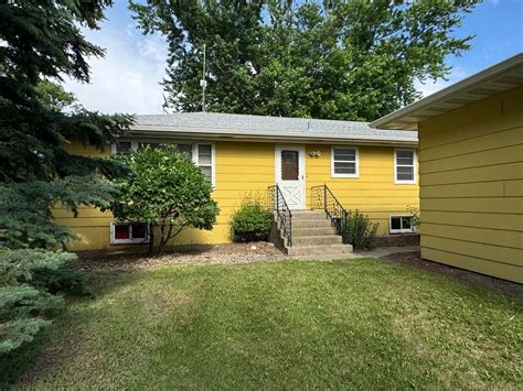 1511 S Melgaard Rd, Aberdeen, SD 57401 - See Est. Value, Schools & More