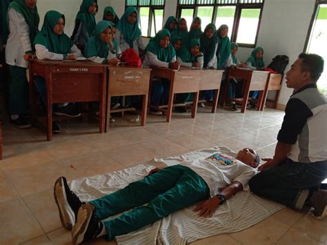 KEGIATAN PALANG MERAH REMAJA PMR SISWA SMAN 1 PUNGGUR SMA NEGERI 1