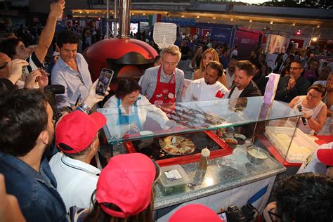 Il Sindaco Manfredi Al Coca Cola Pizza Village Evento Che Porta