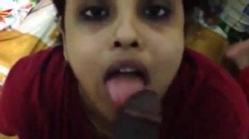 Chubby Indian Aunty Takes The Dick Porn