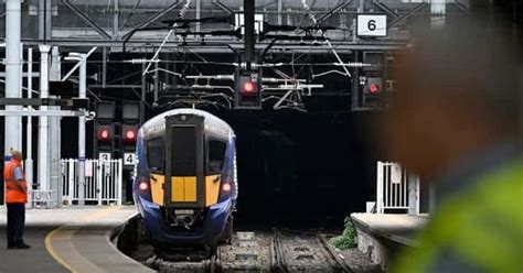 A Bumpy Ride Passengers Left In Shock After Couple Have Wild Sex Aboard Moving Train MEAWW