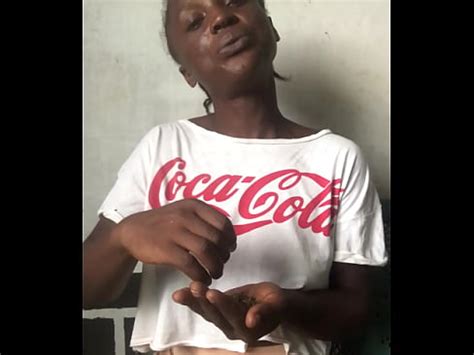 Crazybitch Enjoying Her Sexiness Whiles Rolling Leaves XVIDEOS