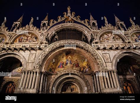 Facade of Basilica de San Marcos in Venice Stock Photo - Alamy