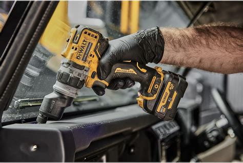 DEWALT aku udarna bušilica-odvijač DCD703L2T-QW 2xAku 18V 3,0Ah kovčeg ...