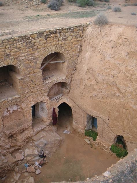 PAVAN MICKEY: Troglodyte Houses in Tunisia, Matmata