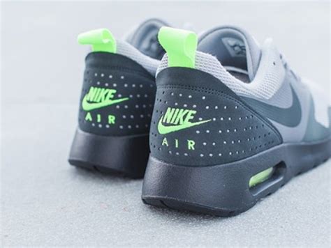 Nike Air Max Tavas Neon Sneakers Actus