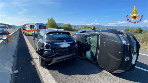 Incidente Sull Autostrada A Cinque Auto Coinvolte Il Tirreno