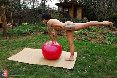 Wooly Black Haired Yoga Camaster ZB Porn