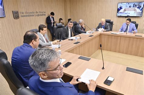 Após voto favorável de relator, projeto que mantém alíquota de 20% do