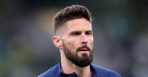 Novità Milan Giroud lascia il ritiro e torna in Italia cosa filtra