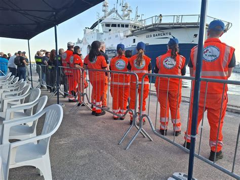 A Salerno Lo Sbarco Della Geo Barents Con 84 Migranti A Bordo 20 Sono