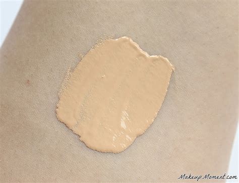 Revlon Nearly Naked Foundation Makeup Moment