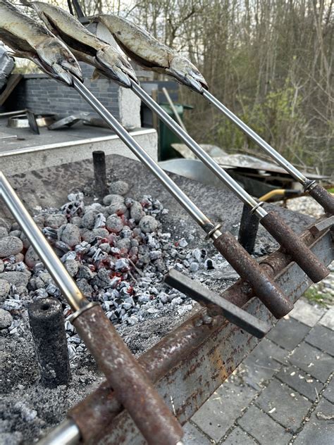 Karfreitagsgrillen Steckerlfisch Grillforum Und Bbq