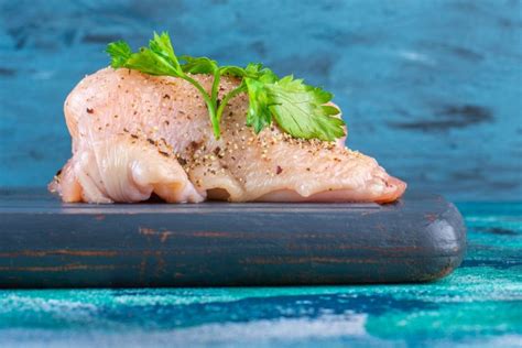 Чим корисна куряча грудка - що приготувати із курячої грудки - рецепти ...