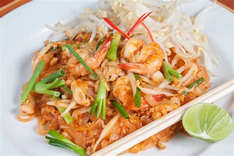popular thai dishes   foods  thailand chef denise