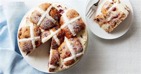 Hot Cross Bun And Rhubarb Cheesecake
