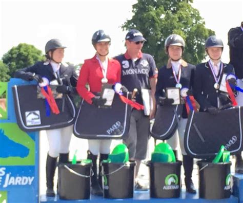 La TEAM EEB Amateur Vice Championne de France à Jardy École d Équitation du Boulonnais