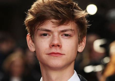 Thomas Brodie Sangster Girlfriend Is Thomas Brodie Sangster In A Relationship Abtc