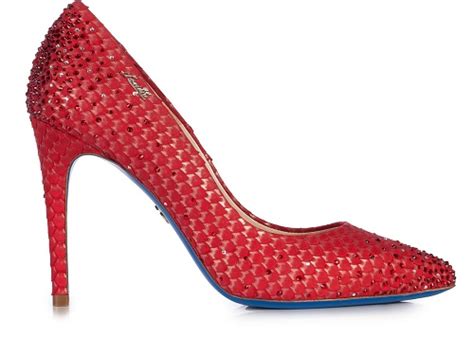 Красные итальянские туфли: с чем носить?
