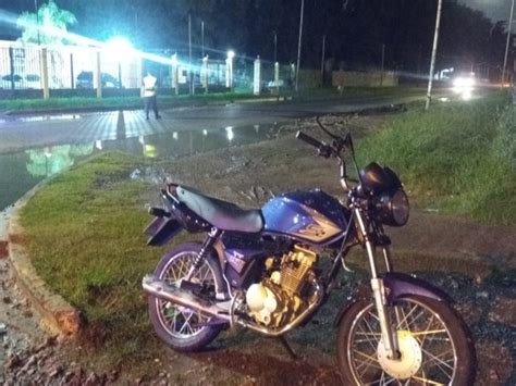 Un Hombre Y Una Mujer Heridos Tras Chocar En Moto Contra Una Camioneta