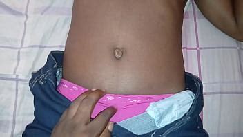 une jeune étudiante m a suivi à la maison après l école XVIDEOS