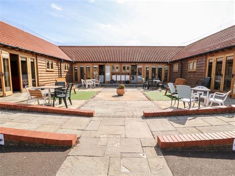 hideways hunstanton east anglia  catering holiday cottage
