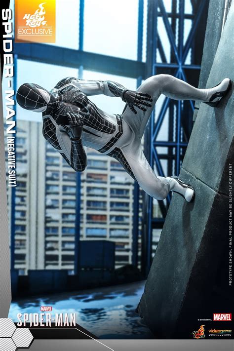 Marvel S Spider Man Goes Negative With A New Hot Toys Figure