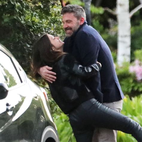 Ana De Armas E Ben Affleck - Ben Affleck and Ana de Armas Spotted Kissing During PDA-Filled Walk