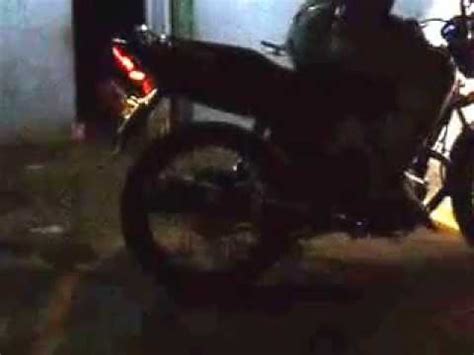 Moto Fan 150 Queimando Pneu YouTube