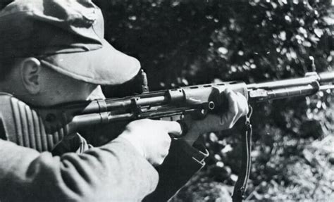 Air Assault Rifle Germanys Fabled Fg42 The Armory Life