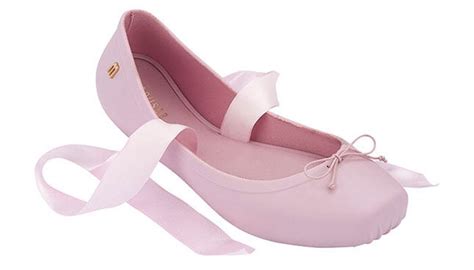 Резиновые туфли и балетки Melissa, напоминающие очертаниями пуанты ...