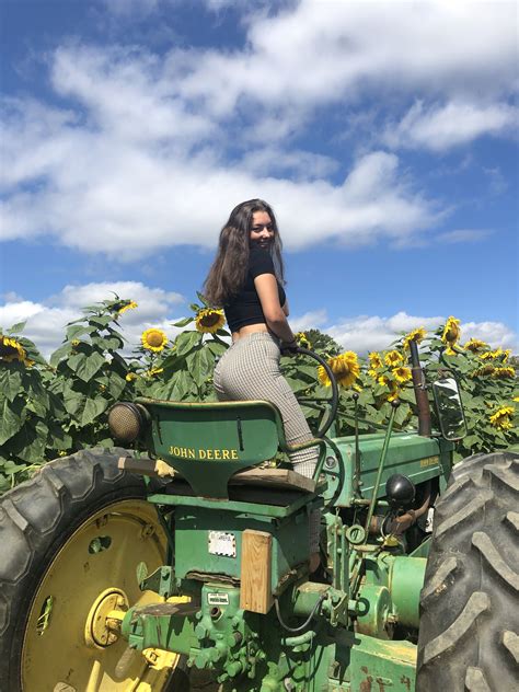 Old John Deere Tractors Vintage Tractors Vintage Farm Country Women