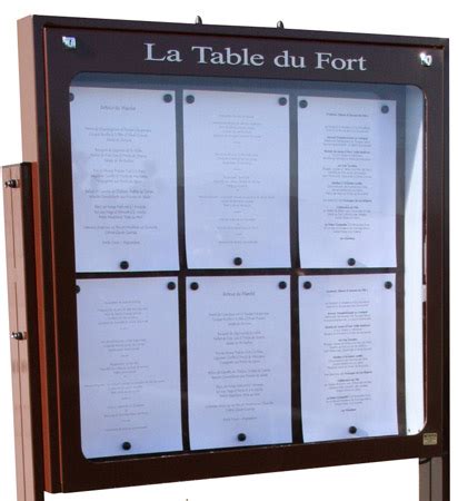 Porte menu extérieur lumineux double face Lubéron sur pied 6 pages