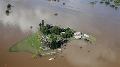 Nsw Floods Photo Gallery Rescues Debris Flooded Homes Daily Telegraph