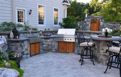 Outdoor Kitchen Design Essentials