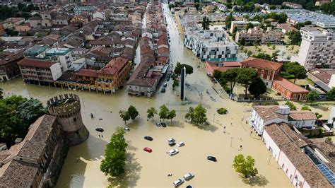 Las Inundaciones En El Norte De Italia Dejan Más De 36 000 Desplazados