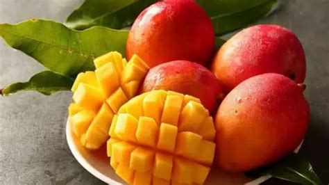 Never Eat Mango With These 4 Things Know What Is The Right Way And Right Time To Eat Mango