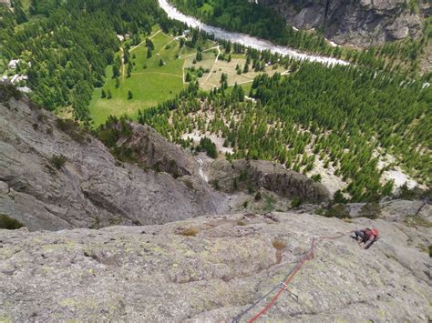 Ailefroide Palavar Les Flots Arrampicata Free Climbing A