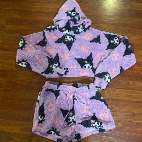Kuromi Pj Set From Hot Topic Sherpa Material Size Depop