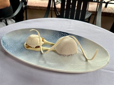 REVIEW: The Hollywood Brown Derby Serves Up a Winter Signature Dessert